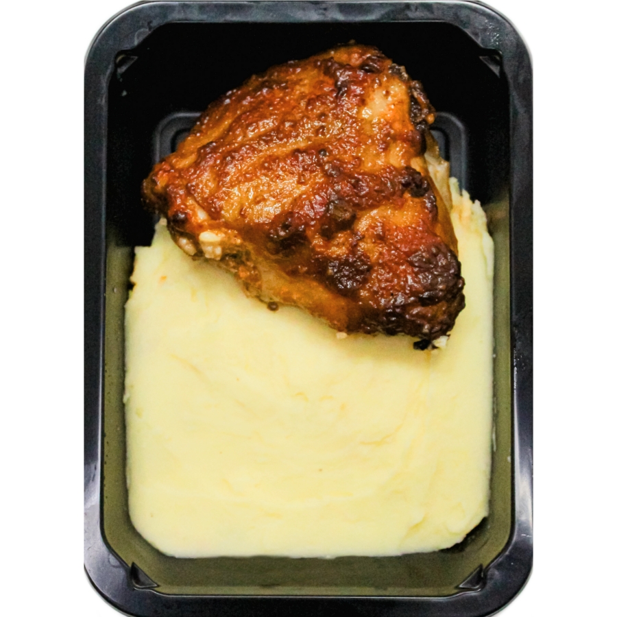 Куриное бедро запеченное с картофельным пюре 1